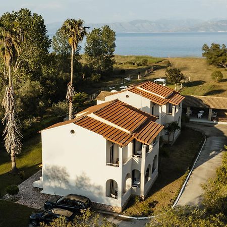Appartement Parakladi Seaside Retreat à Lefkimi Extérieur photo
