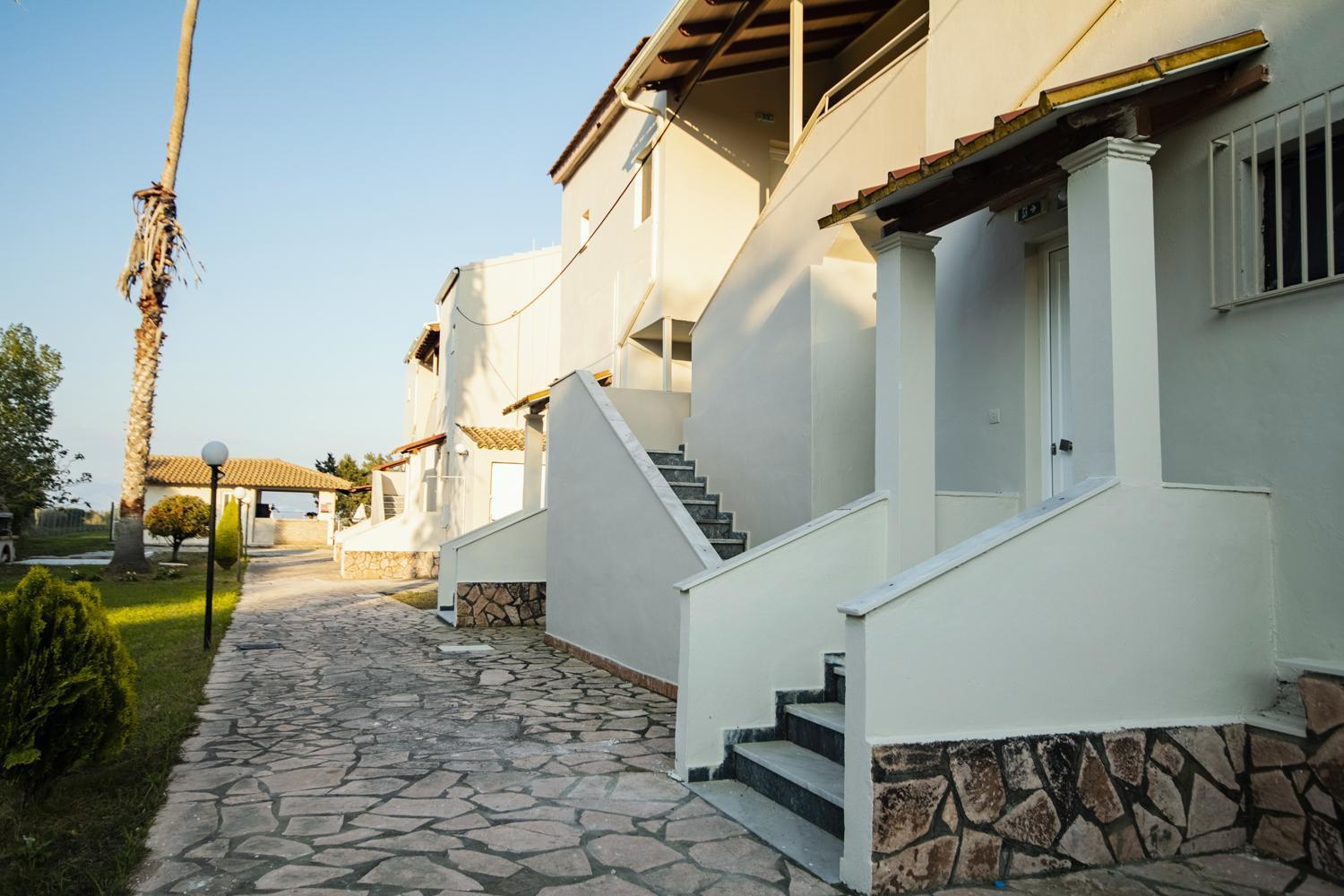 Appartement Parakladi Seaside Retreat à Lefkimi Extérieur photo